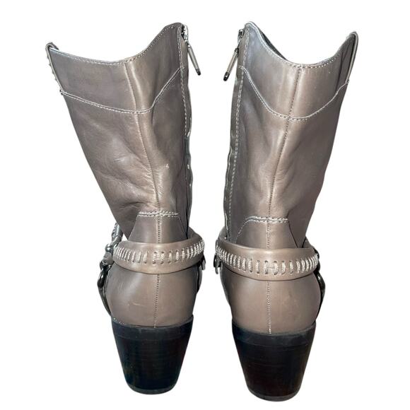 B Makowsky Boots Harness Leather Hudson Heels - Picture 5 of 10